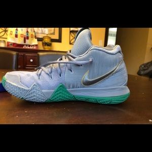 Nike Kyrie 4 City Guardians